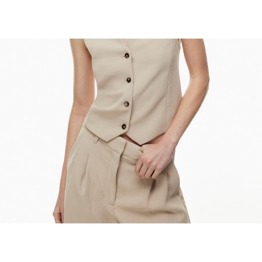 Aritzia Wilfred Pesci Vest in light beige - Ashen colour size 10